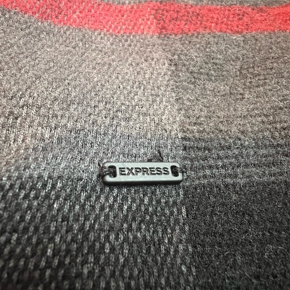 Express Plaid (Black,White,Red,Gray) Scarf NWT - Picture 4 of 9